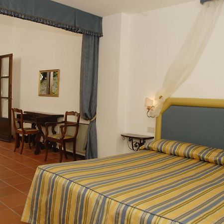Hostal Relais Borgo Di Toiano Sovicille Exterior foto