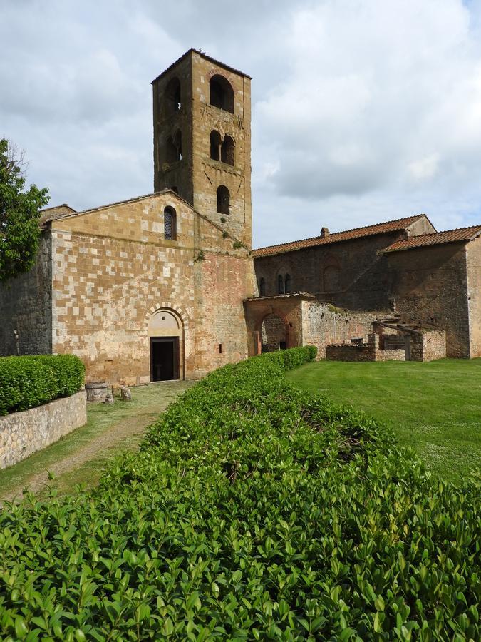 Hostal Relais Borgo Di Toiano Sovicille Exterior foto